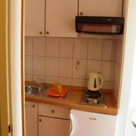 Apartment Vese - 200 M From Beach