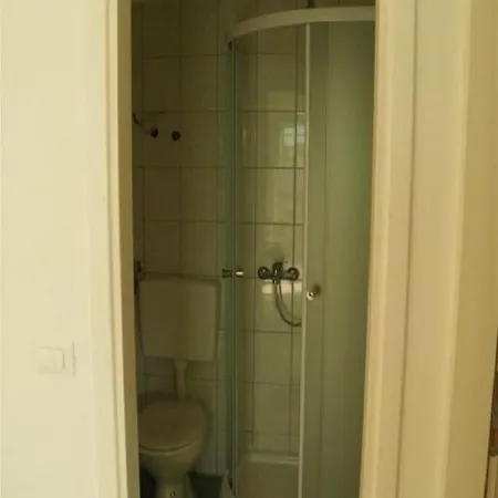 Vese - 200 M From Beach Apartment *