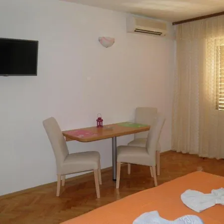 Apartment Vese - 200 M From Beach *