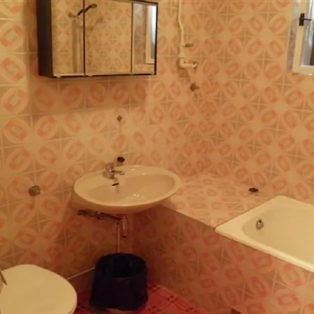 Vese - 200 M From Beach Apartment *
