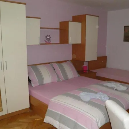 Vese - 200 M From Beach Apartment Brela