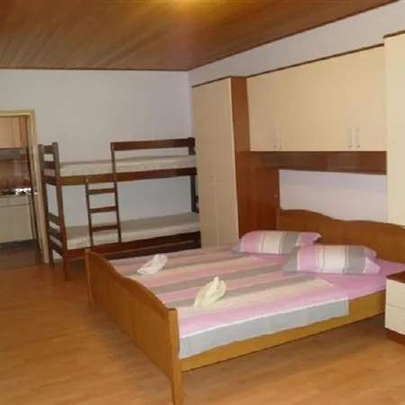 Apartment Vese - 200 M From Beach *
