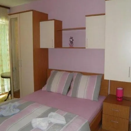 Apartman Vese - 200 M From Beach Brela